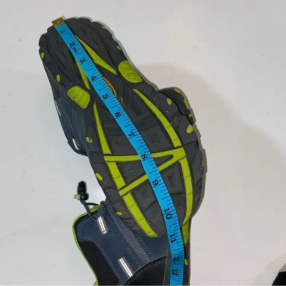 Keen Waterproof Hiking Boots Youth Shoes Size 6 US